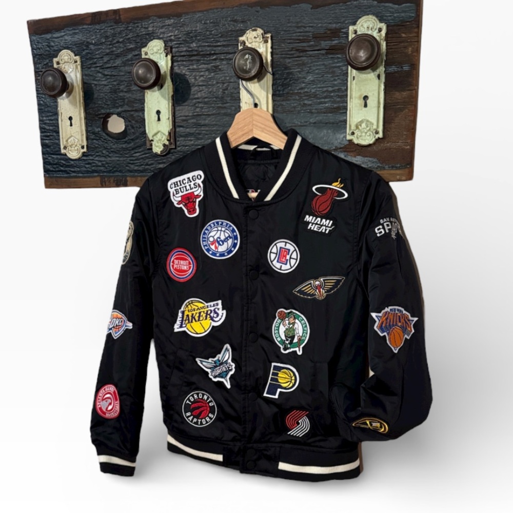 NBA Kids Black Embroidered Patch Teams Logo Jacket Size Large